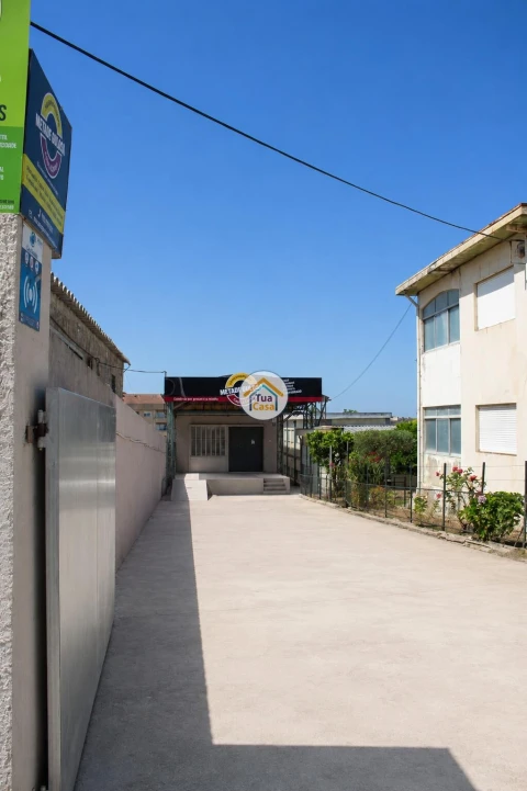 Armazém para Trespasse em Vilar de Andorinho