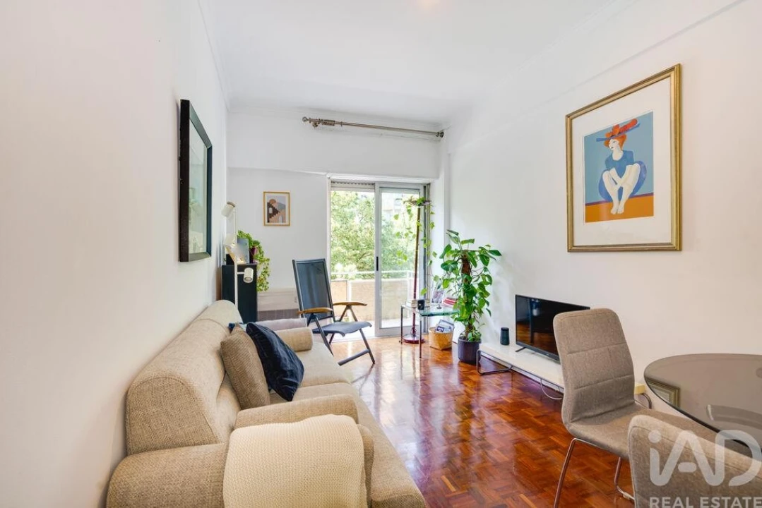 Apartamento T2 para Arrendamento em São Domingos de Benfica Foto 3