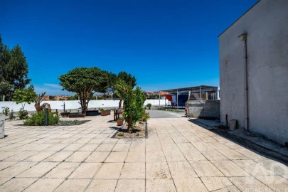 Prédio para Venda em Tornada e Salir do Porto
