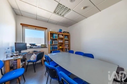 Prédio para Venda em Tornada e Salir do Porto