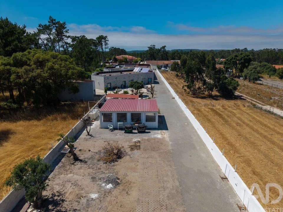 Prédio para Venda em Tornada e Salir do Porto Foto 31