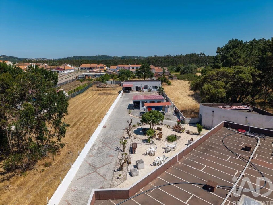 Prédio para Venda em Tornada e Salir do Porto Foto 5