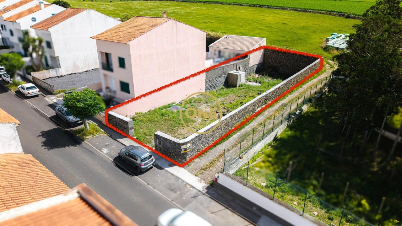 Terreno para Venda em Arrifes Foto 1
