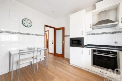 Apartamento T3 para Venda em Candoso Santiago e Mascotelos