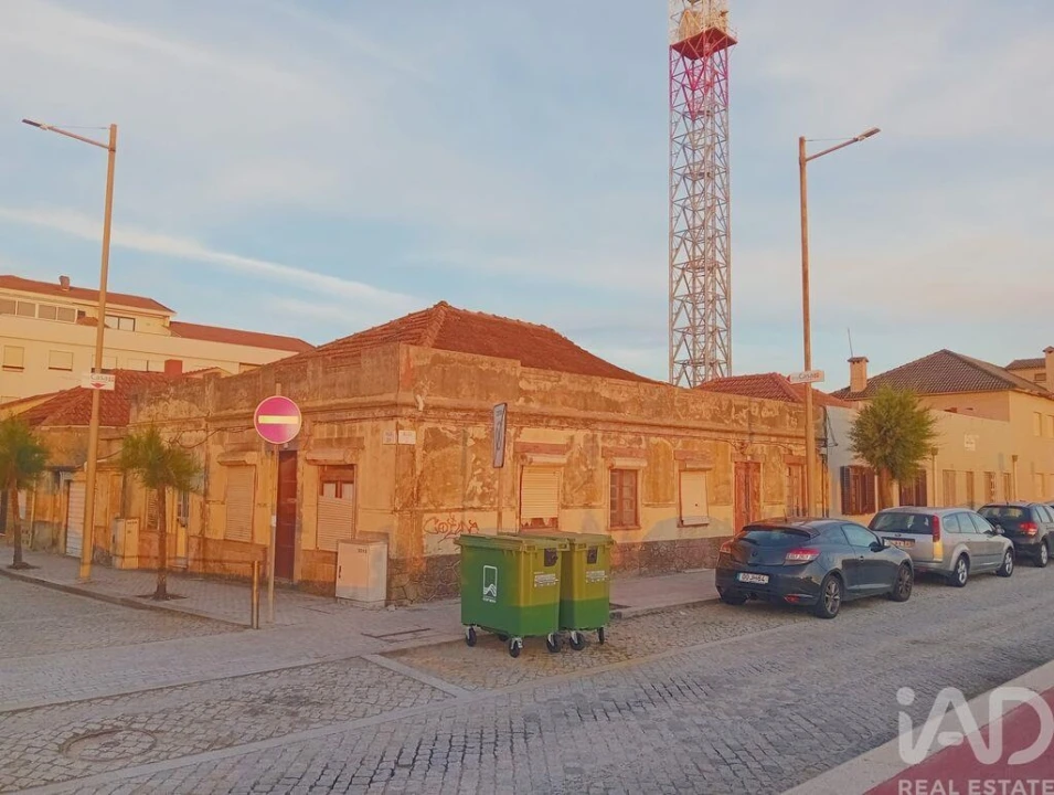 Prédio para Venda em Espinho Foto 2