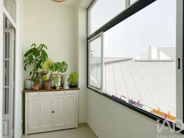 Apartamento T2 para Arrendamento em Arroios