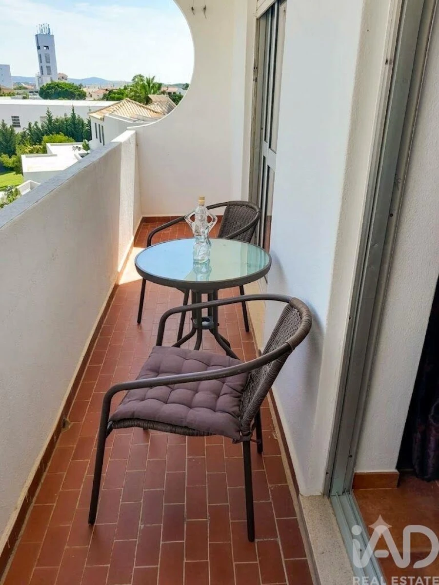 Apartamento T1 para Venda em Quarteira Foto 2