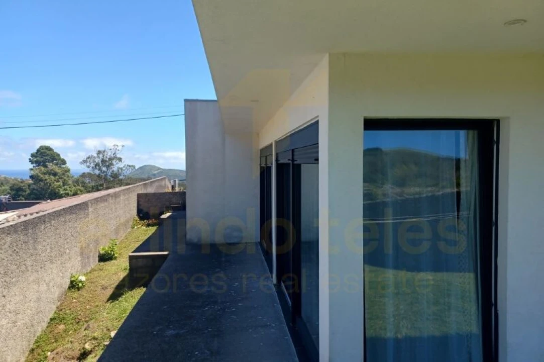 Moradia T3 para Venda em Terra Chã Foto 27