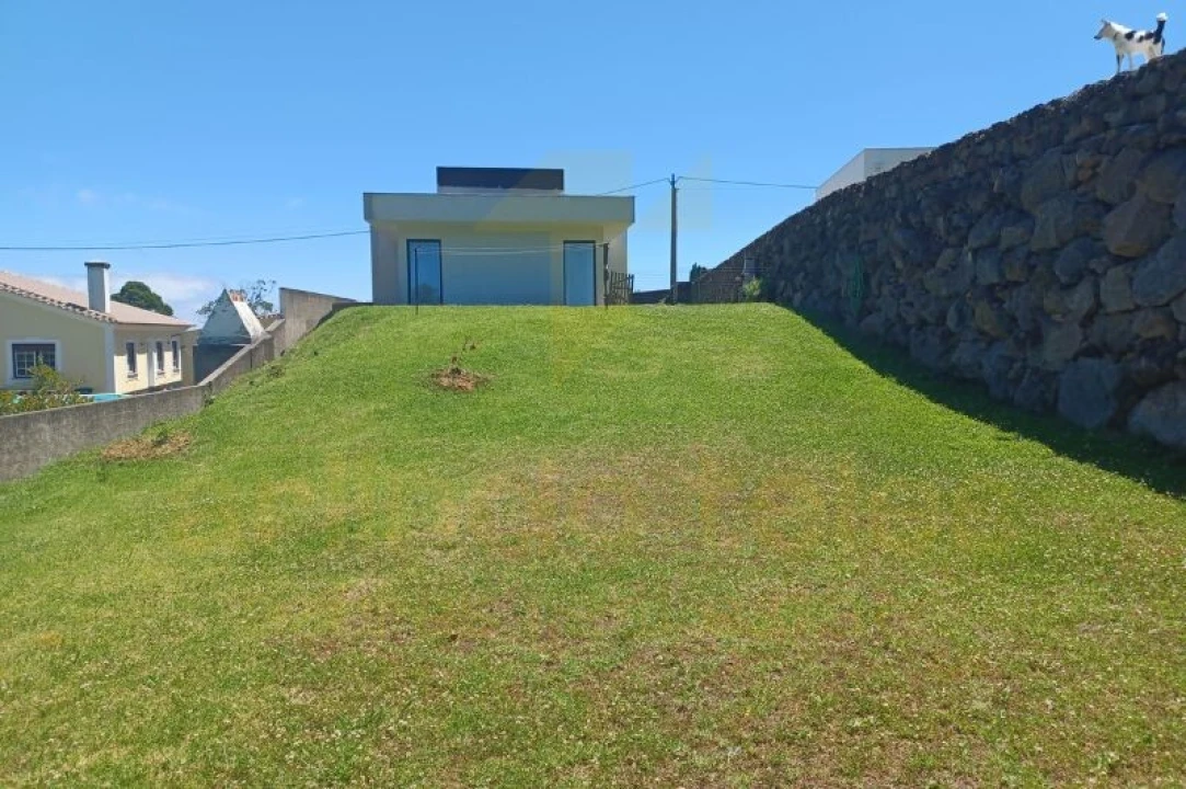 Moradia T3 para Venda em Terra Chã Foto 28