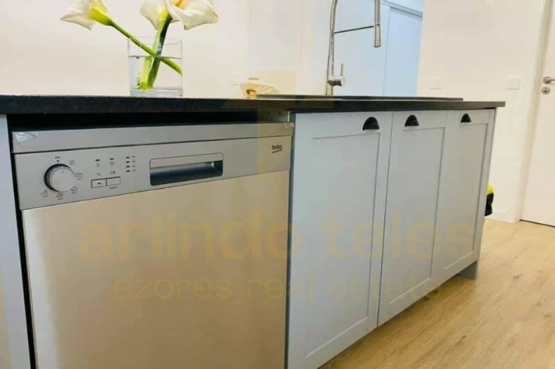 Moradia T3 para Venda em Terra Chã Foto 9