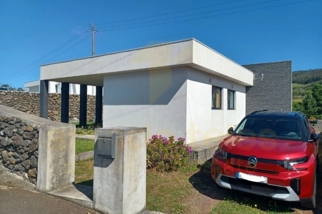 Moradia T3 para Venda em Terra Chã Foto 2