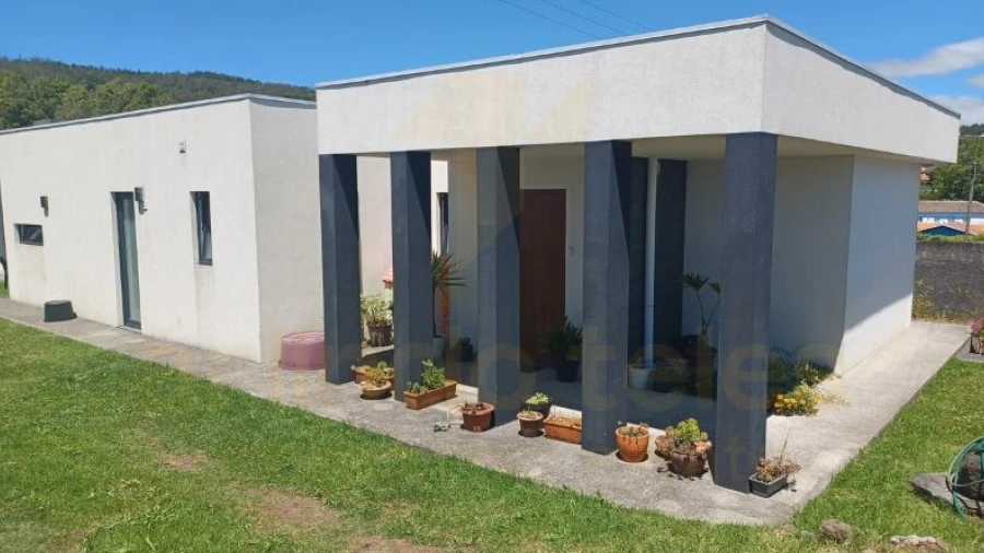 Moradia T3 para Venda em Terra Chã