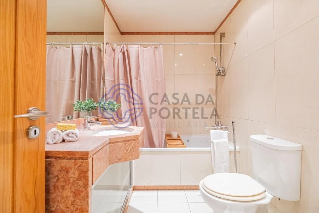 Apartamento T2 para Venda em Parque das Nações Foto 25