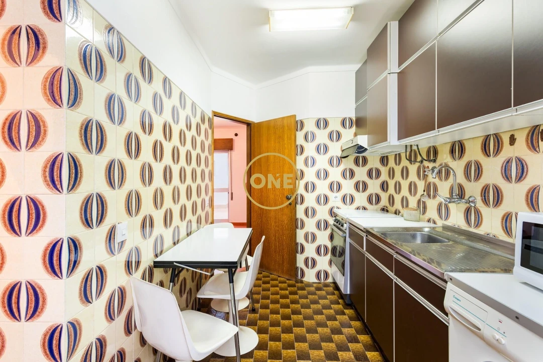 Apartamento T1 para Venda em Portimão Foto 5