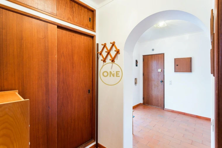 Apartamento T1 para Venda em Portimão Foto 6