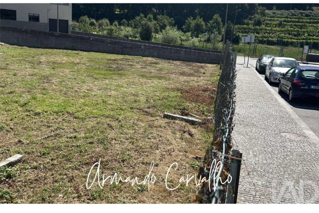Terreno para Venda em São Pedro de Castelões Foto 4