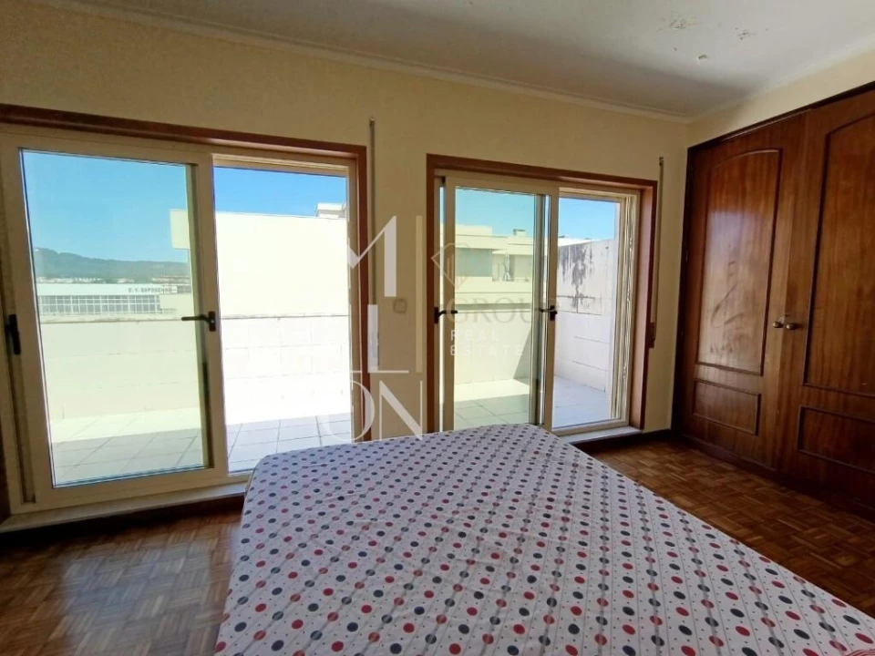 Apartamento T1 para Venda em Palmeira de Faro e Curvos Foto 8