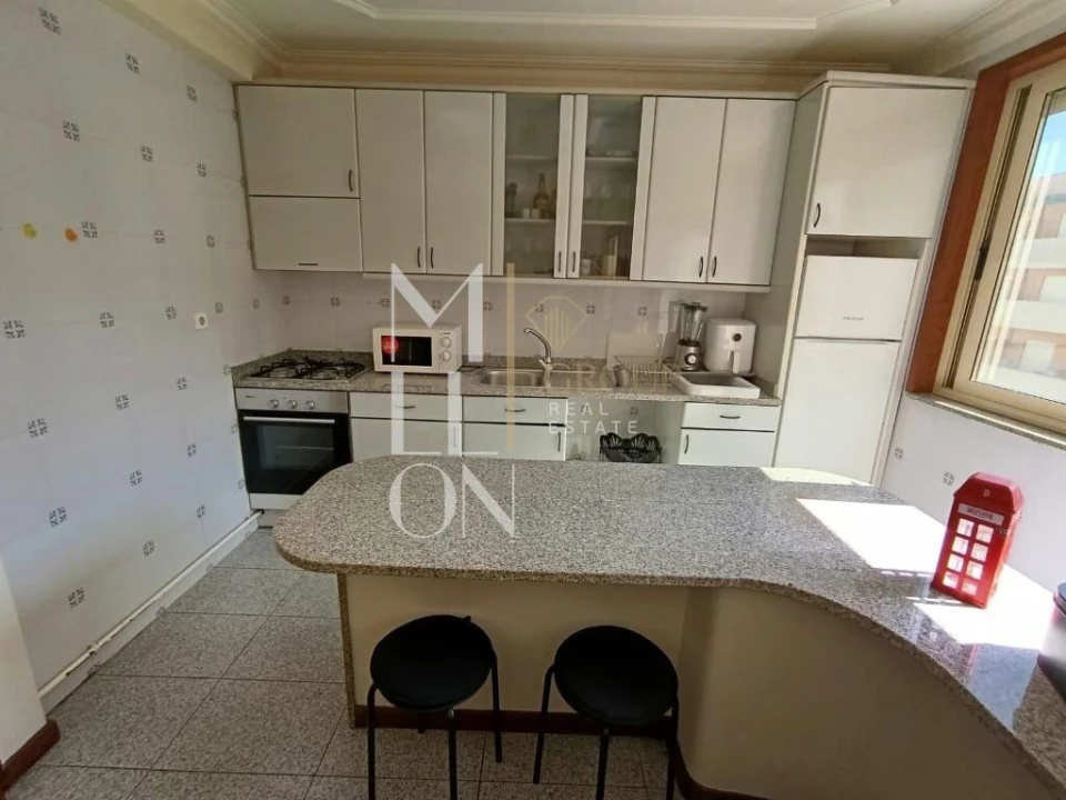 Apartamento T1 para Venda em Palmeira de Faro e Curvos Foto 4
