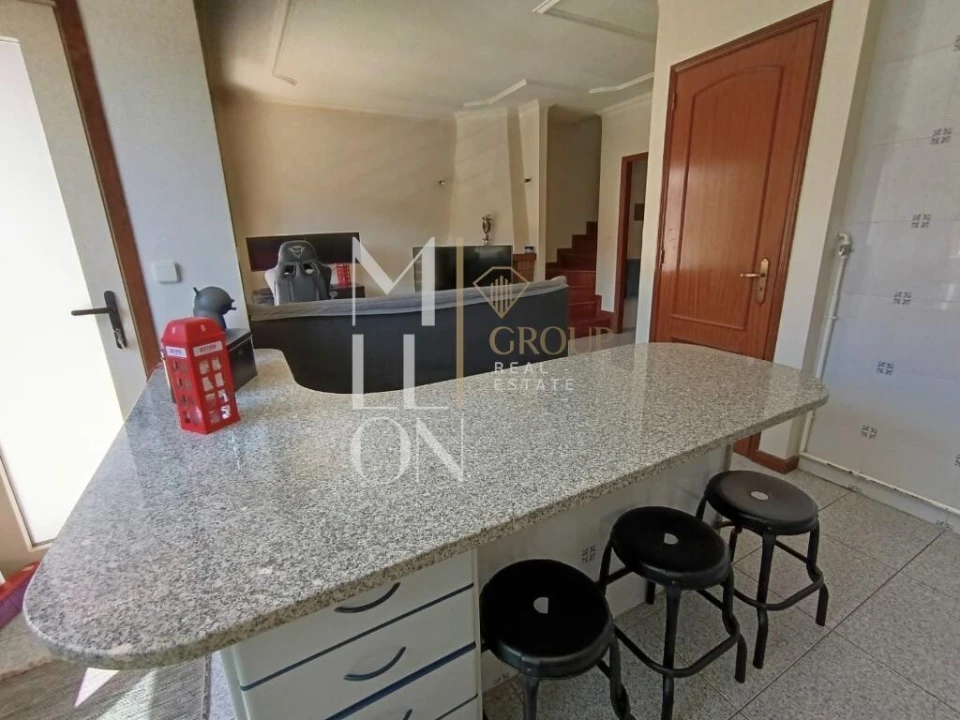 Apartamento T1 para Venda em Palmeira de Faro e Curvos Foto 3