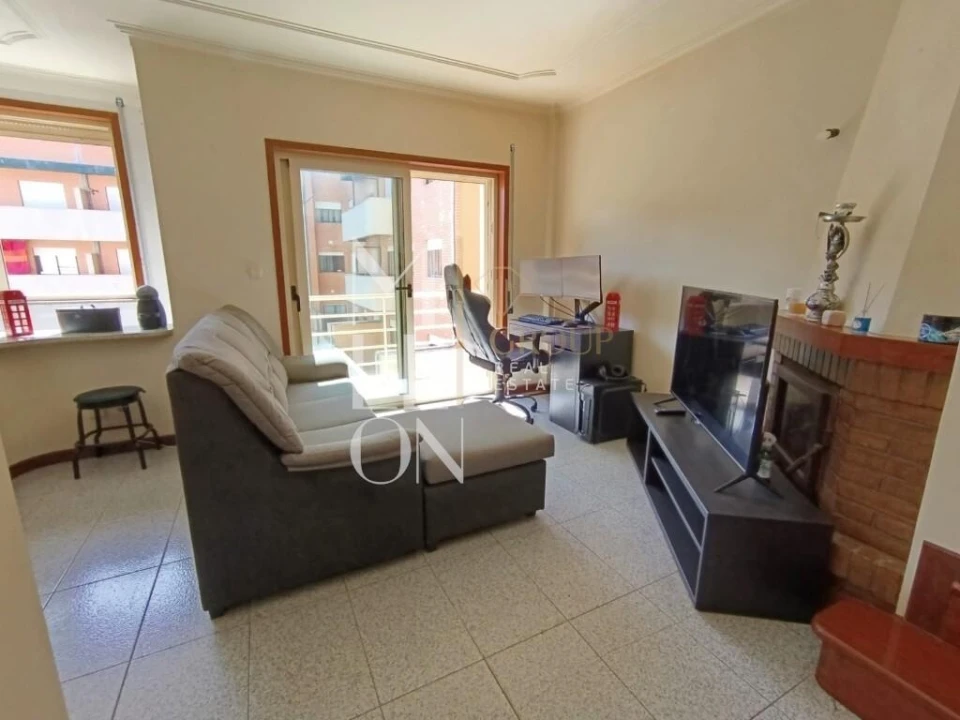 Apartamento T1 para Venda em Palmeira de Faro e Curvos Foto 2
