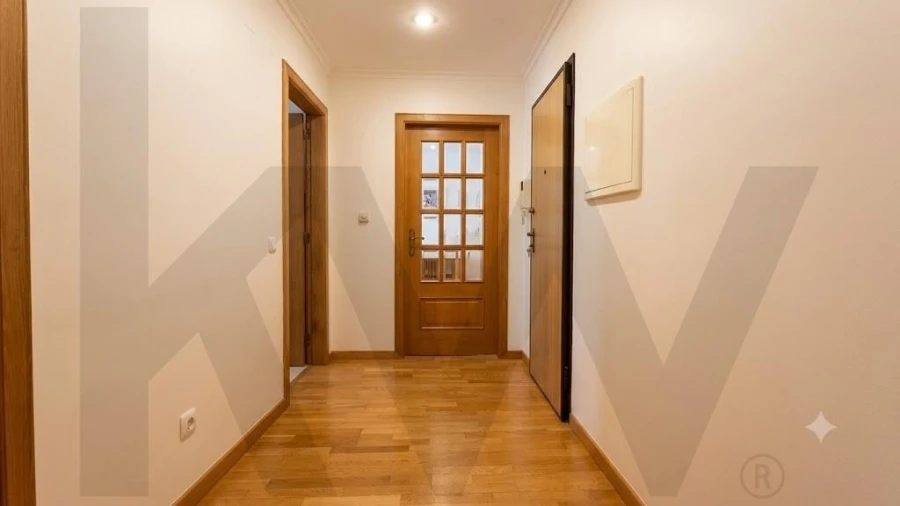 Apartamento T1 para Arrendamento em Laranjeiro e Feijó Foto 3