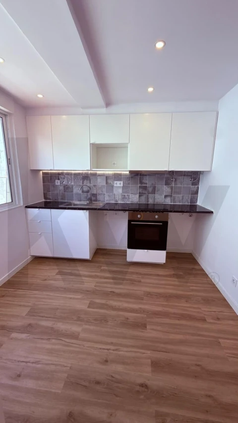 Apartamento T2 para Venda em Queluz e Belas