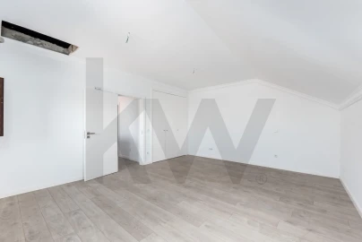 Moradia T4 para Venda em Lumiar
