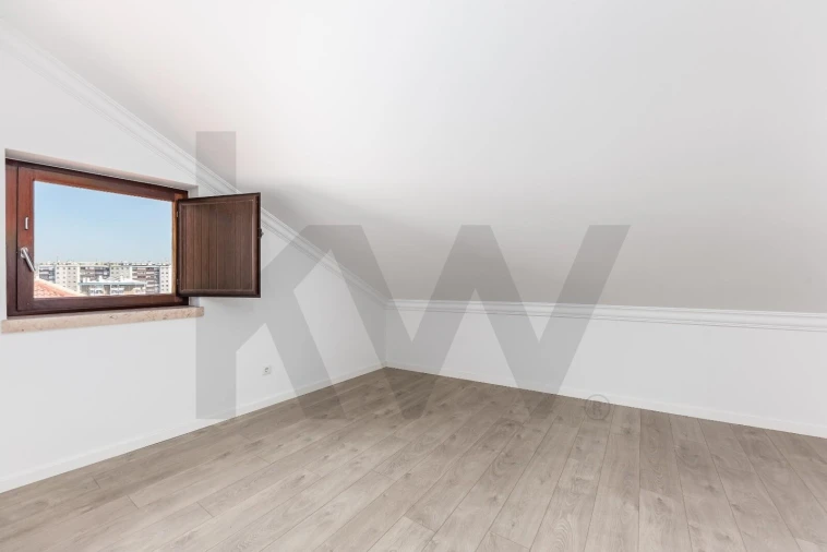 Moradia T4 para Venda em Lumiar Foto 17