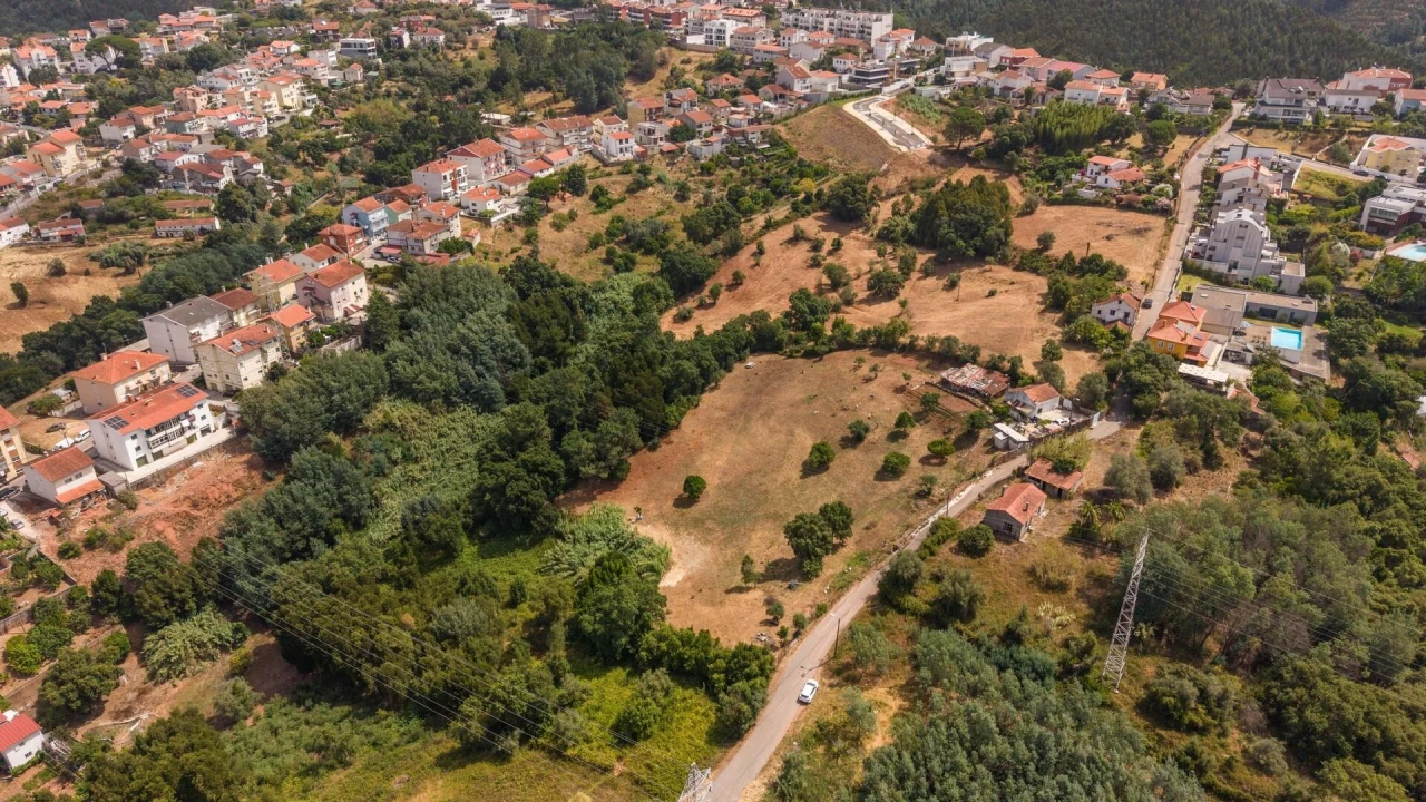 Moradia T2 para Venda em Santo Antonio dos Olivais Foto 12