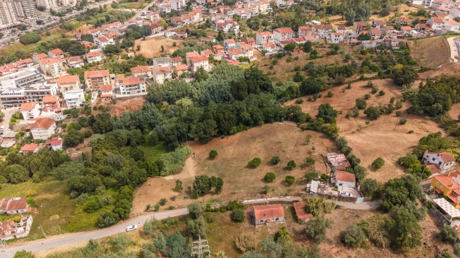 Moradia T2 para Venda em Santo Antonio dos Olivais Foto 10