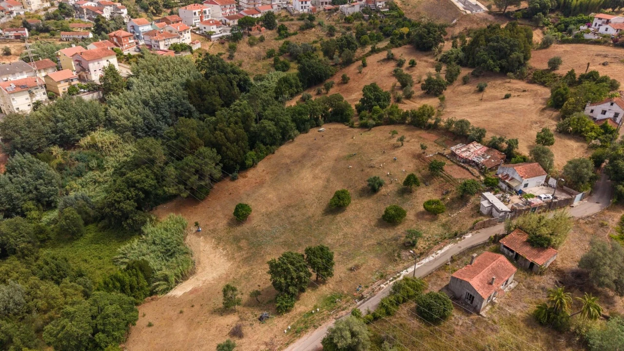 Moradia T2 para Venda em Santo Antonio dos Olivais Foto 4