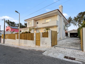 Moradia T5 para Venda em Alcabideche