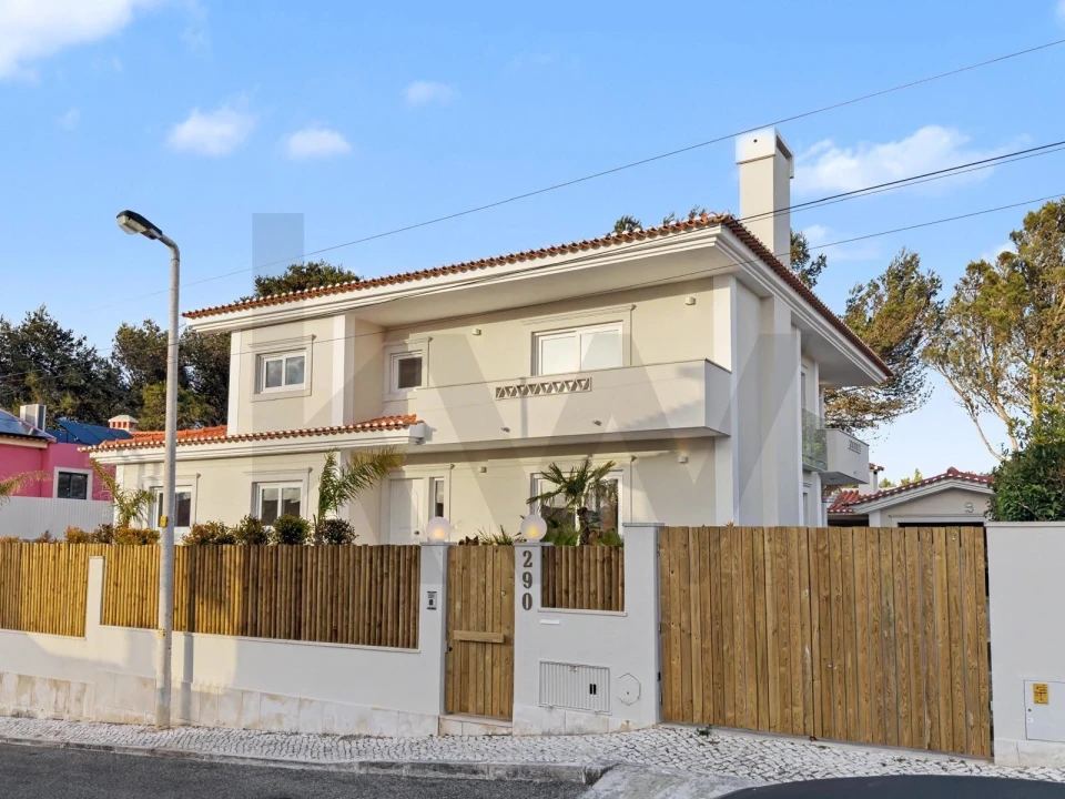 Moradia T5 para Venda em Alcabideche Foto 1