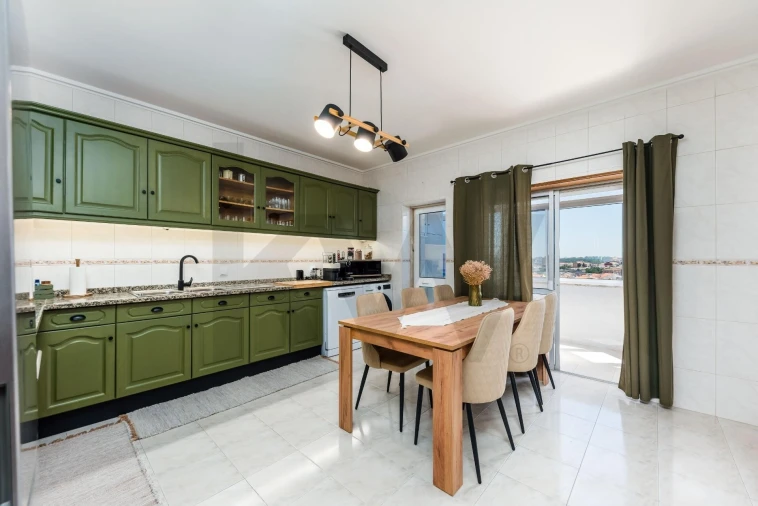Apartamento T2 para Venda em Amora Foto 3