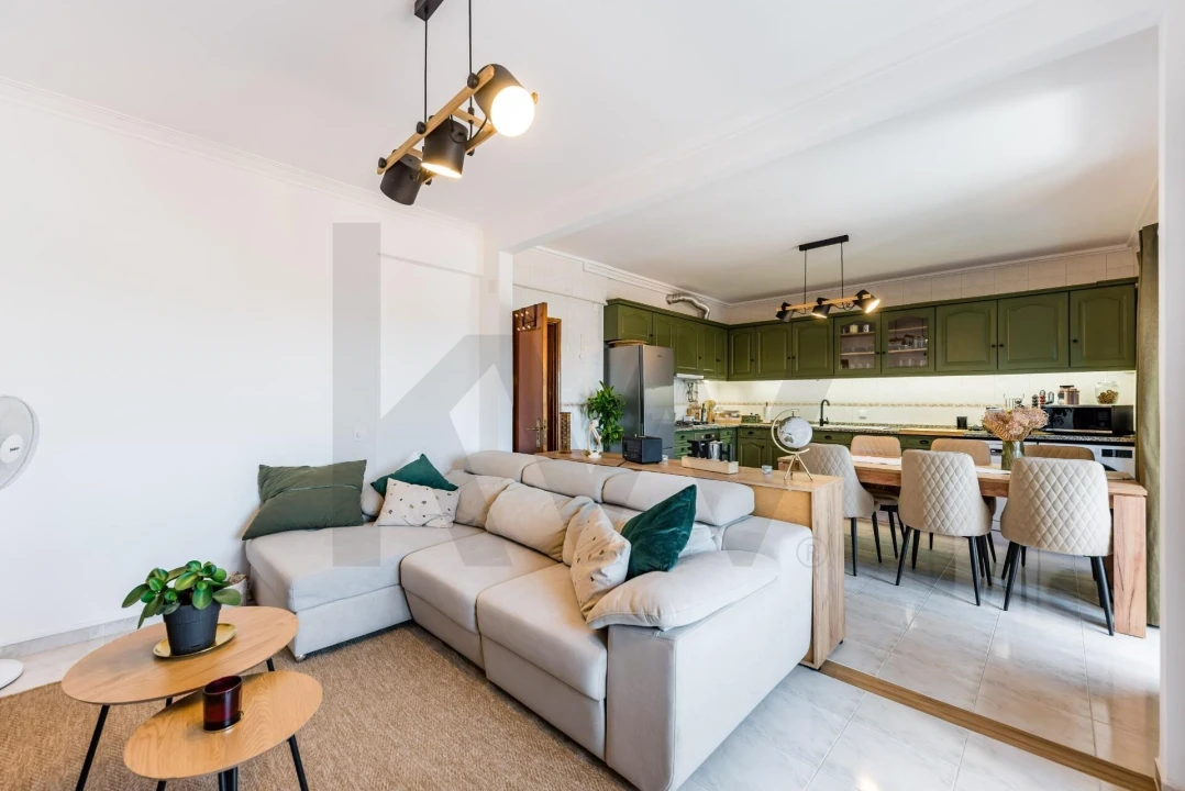 Apartamento T2 para Venda em Amora Foto 1