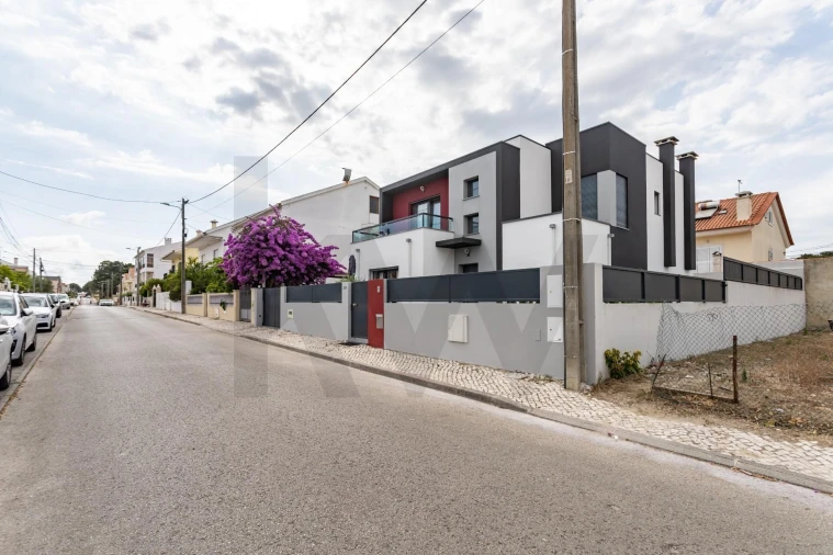 Moradia T3 para Venda em Quinta do Conde Foto 57