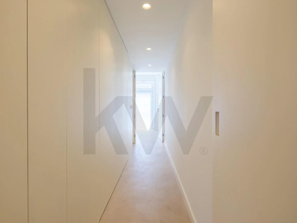 Apartamento T1 para Arrendamento em Campolide Foto 9