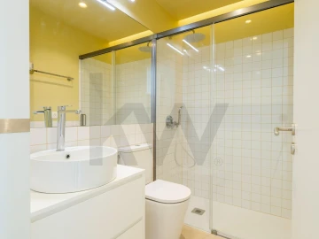 Apartamento T1 para Arrendamento em Campolide