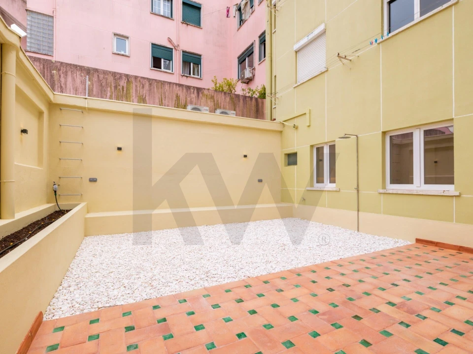 Apartamento T1 para Arrendamento em Campolide Foto 15