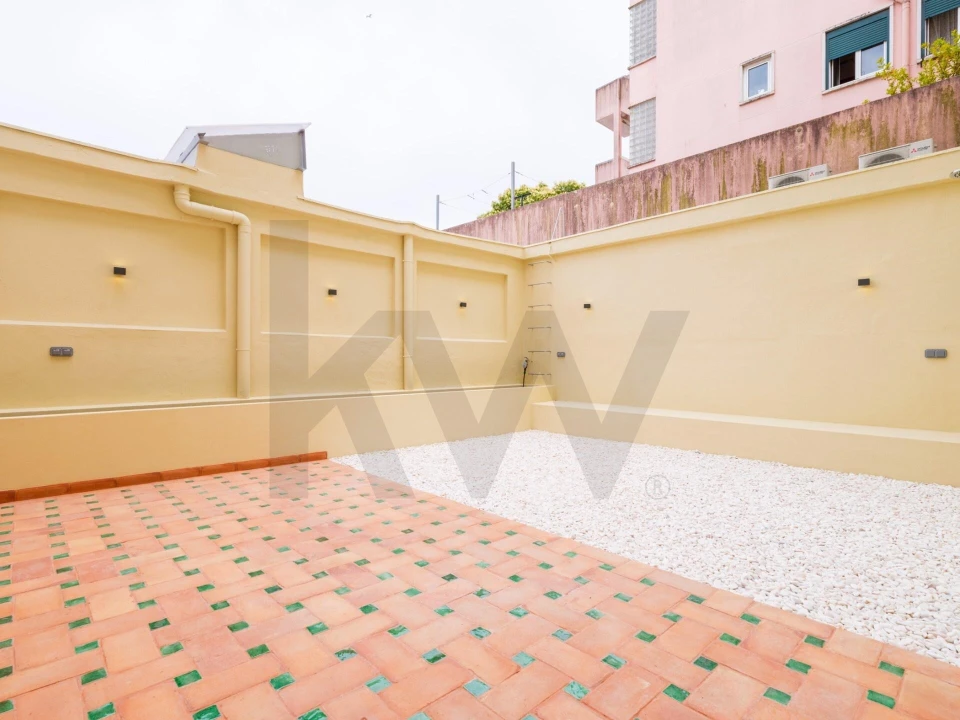 Apartamento T1 para Arrendamento em Campolide Foto 2