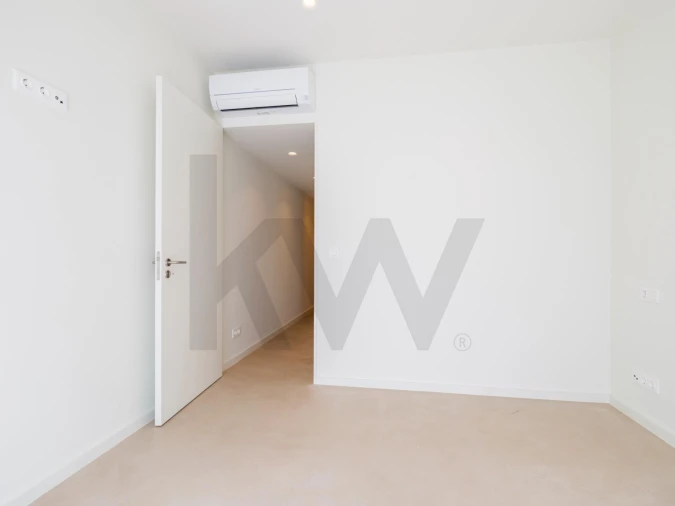 Apartamento T1 para Arrendamento em Campolide Foto 14