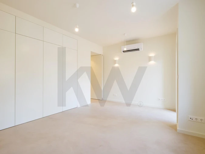 Apartamento T1 para Arrendamento em Campolide Foto 7