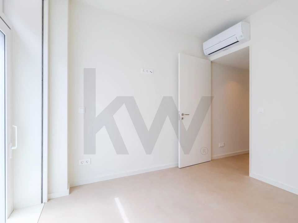 Apartamento T1 para Arrendamento em Campolide Foto 13