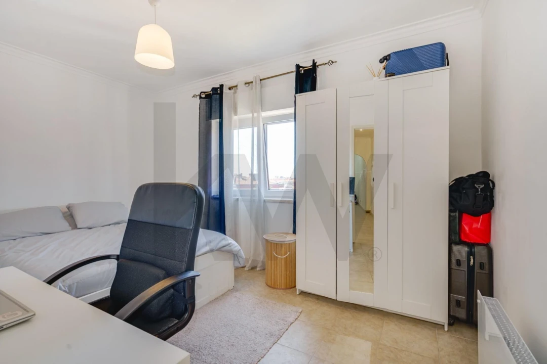 Apartamento T2 para Venda em Algueirão-Mem Martins Foto 12