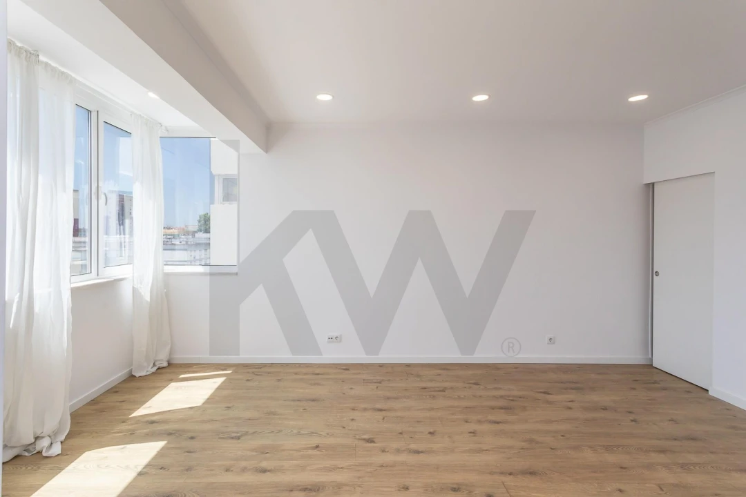 Apartamento T1 para Arrendamento em Corroios Foto 8