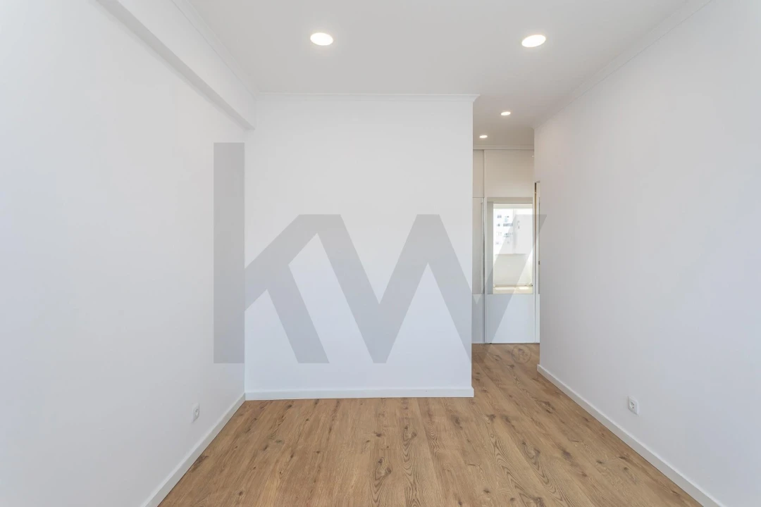 Apartamento T1 para Arrendamento em Corroios Foto 16