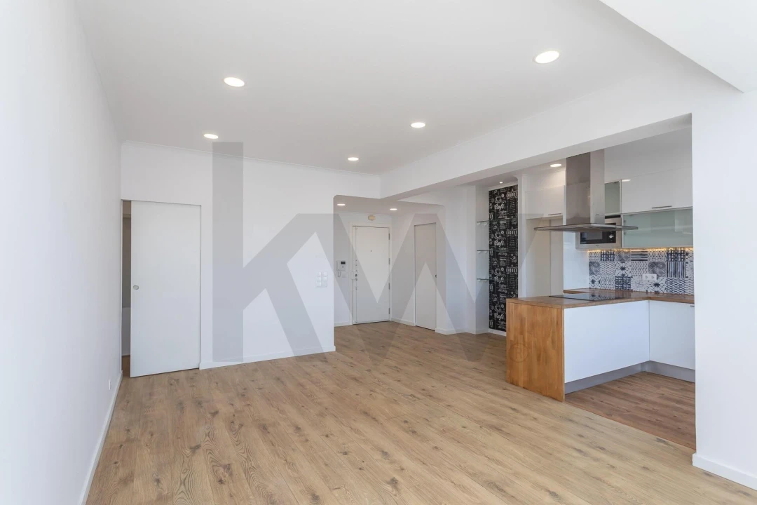 Apartamento T1 para Arrendamento em Corroios Foto 9