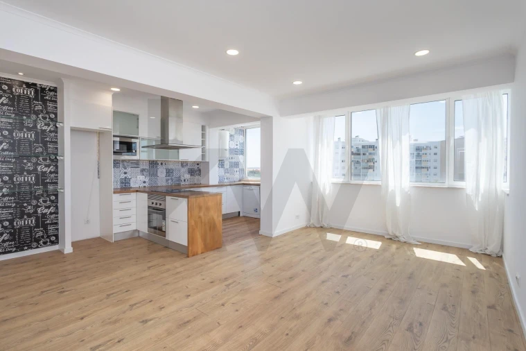 Apartamento T1 para Arrendamento em Corroios Foto 2
