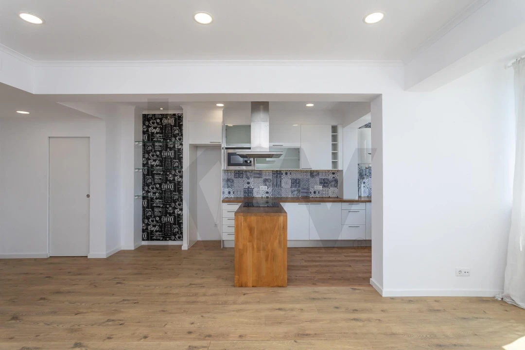 Apartamento T1 para Arrendamento em Corroios Foto 5