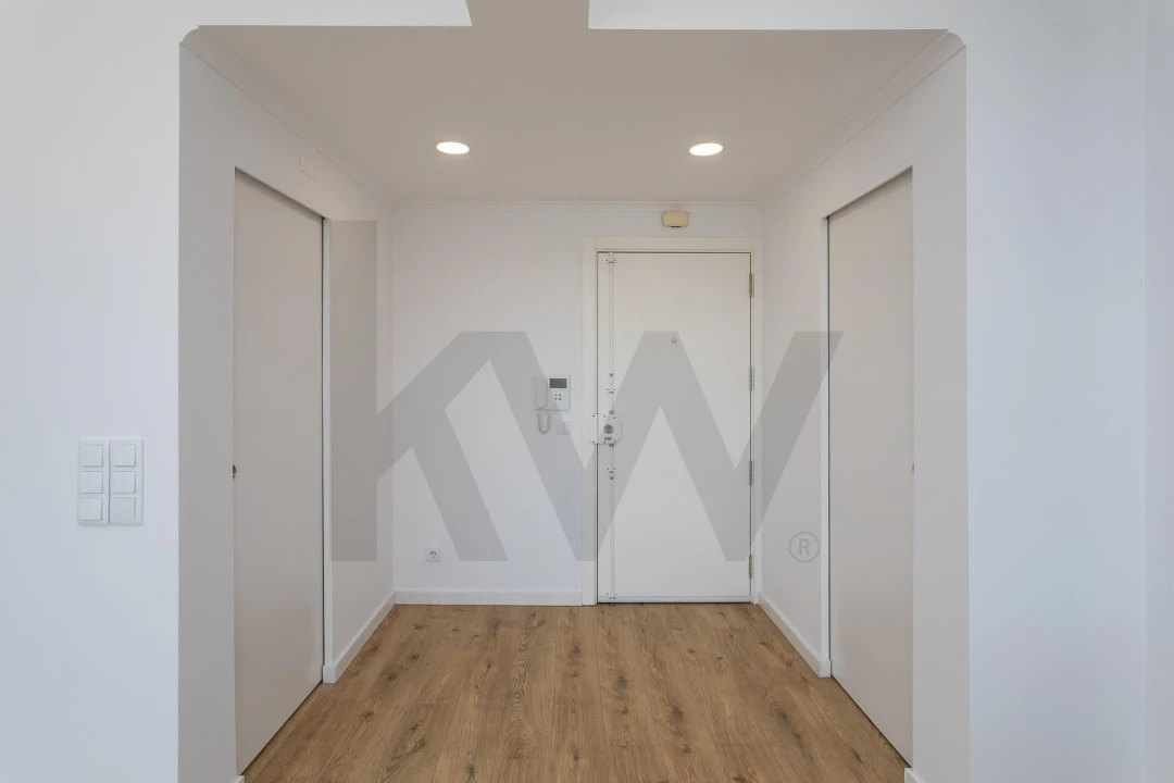 Apartamento T1 para Arrendamento em Corroios Foto 11